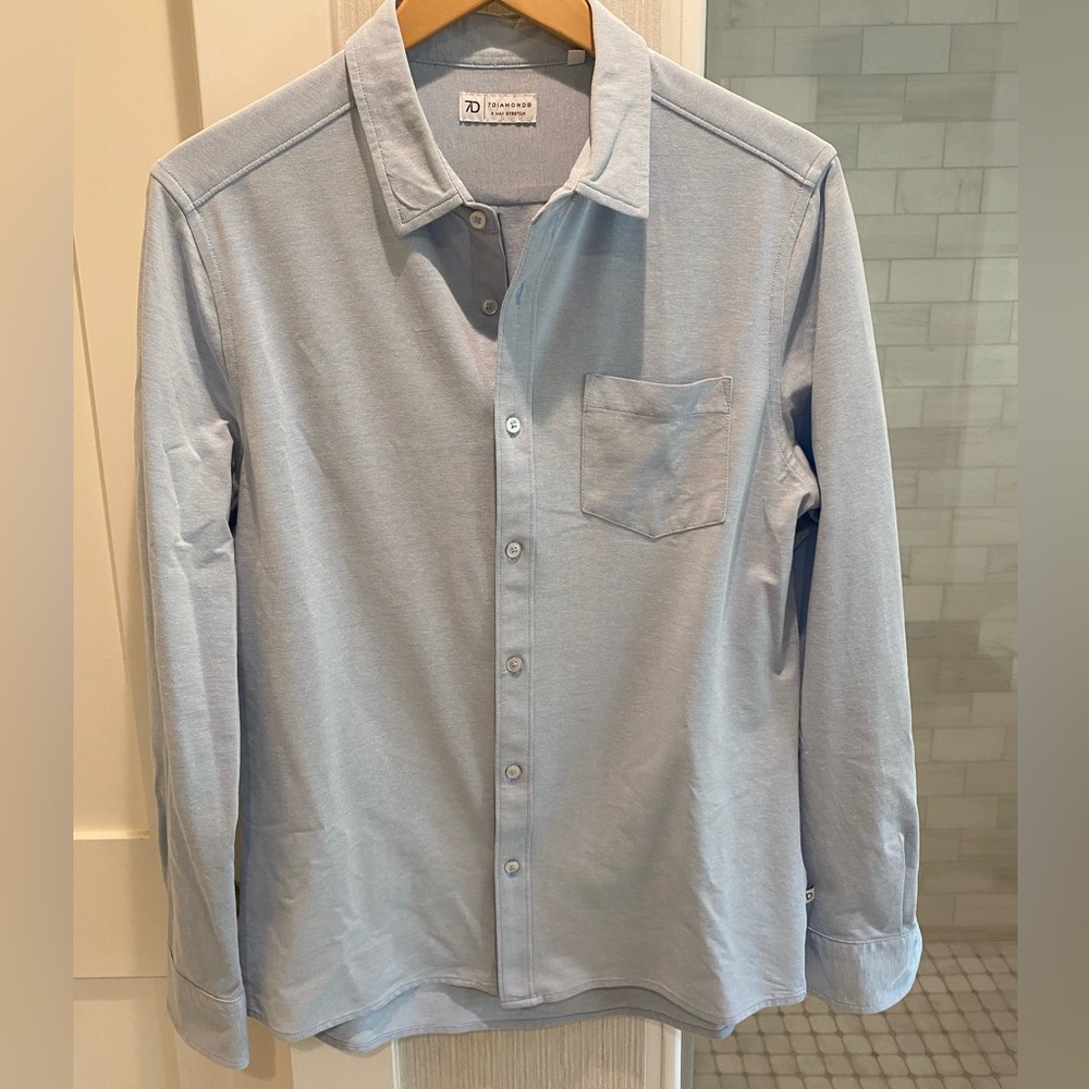 7 Diamonds beautiful shirt. Size Medium